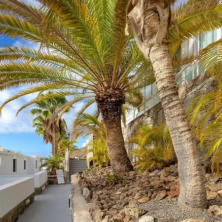 Apartment Puerto Rico Oasis Poolside & Beautiful Sea Views