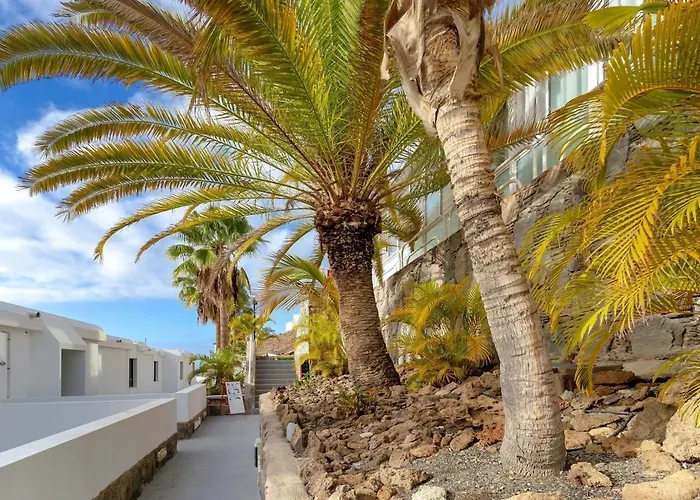 Apartment Puerto Rico Oasis Poolside & Beautiful Sea Views